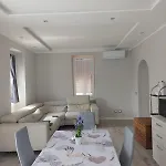 Garden House Apartamento